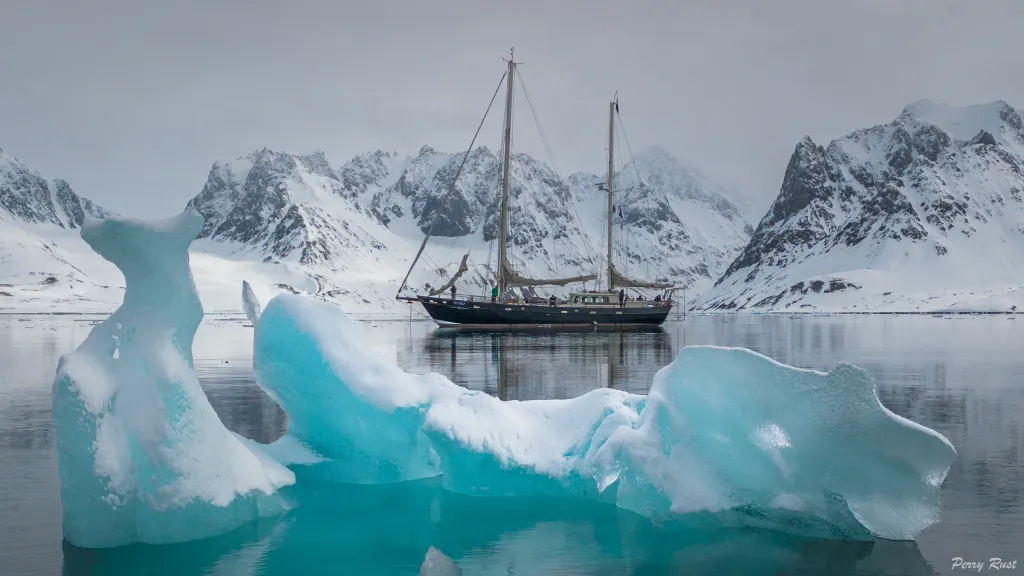 Svalbard Wildlife Sailing Expedition: Arctic Reconnect